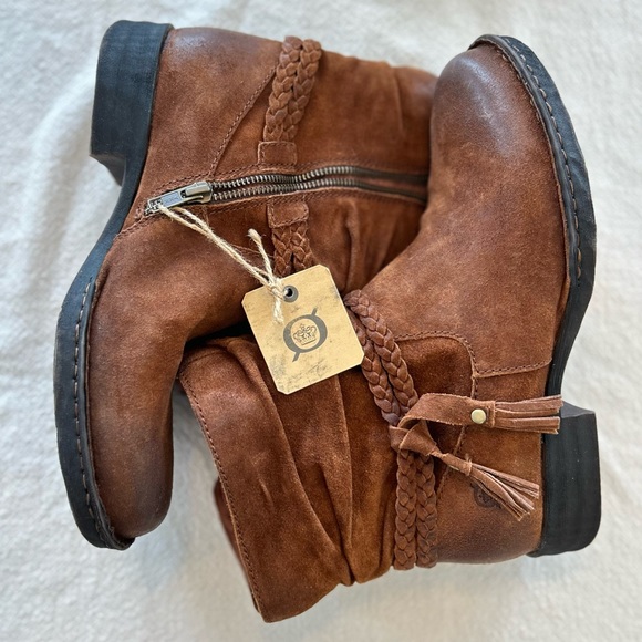 Born Shoes - *NWT* Born Abernath Tasseled Booties Size 9